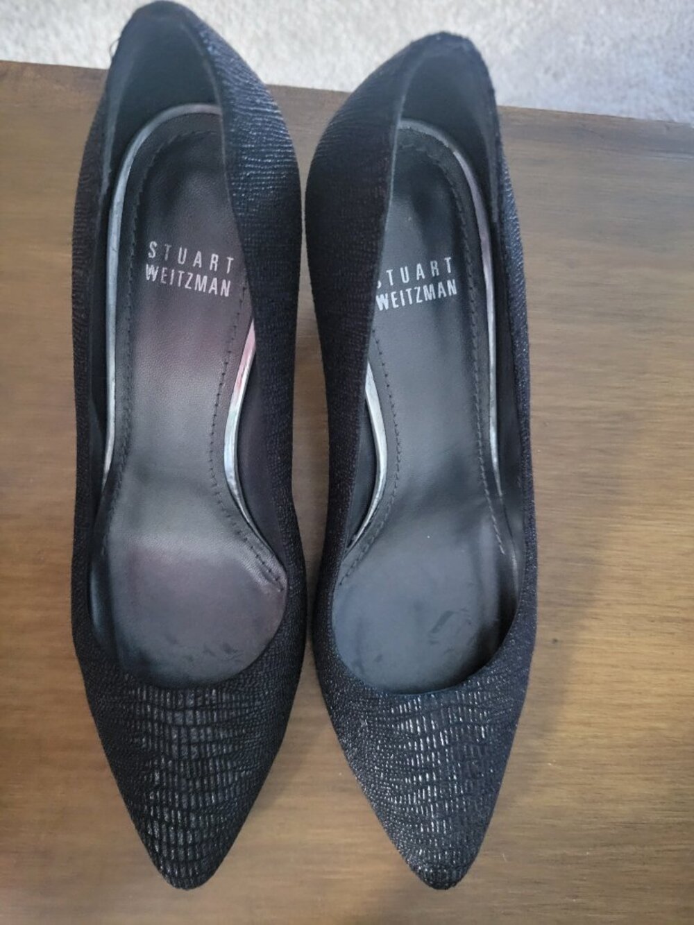 Stuart Weitzman Lizard-Embossed Pointed Toe Pumps - Size 6M